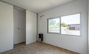 Casa 3 ambientes Alquiler Castelar