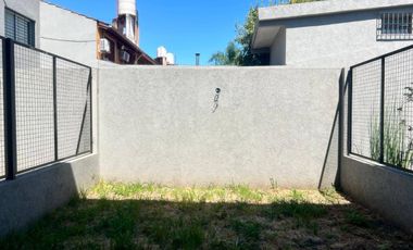 Casa 3 ambientes Alquiler Castelar