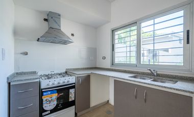 Casa 3 ambientes Alquiler Castelar