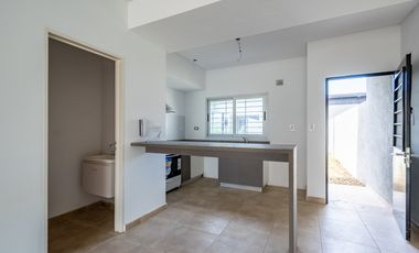 Casa 3 ambientes Alquiler Castelar