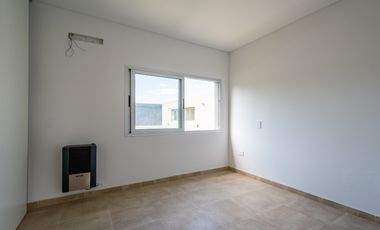 Casa 3 ambientes Alquiler Castelar