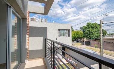 Casa 3 ambientes Alquiler Castelar