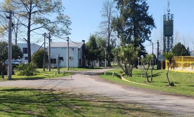 VENTA CASA 2 AMB, 2 LOTES, CLUB DE CAMPO, ESCOBAR