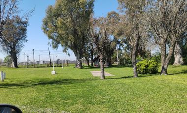 VENTA CASA 2 AMB, 2 LOTES, CLUB DE CAMPO, ESCOBAR