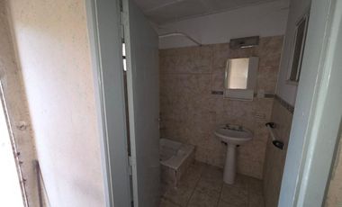 VENTA CASA 3 DORMITORIOS - ALLEN CENTRO