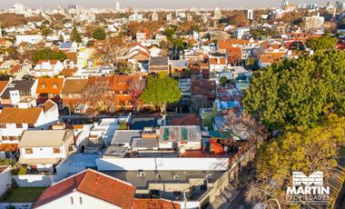 Inmueble en venta en Florida compuesto de 6 deptos y dos locales