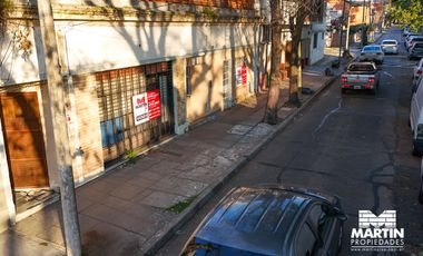 Inmueble en venta en Florida compuesto de 6 deptos y dos locales