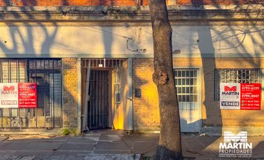 Inmueble en venta en Florida compuesto de 6 deptos y dos locales