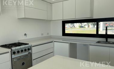 VENTA CASA 5 AMB A ESTRENAR EN VILLA ROSA