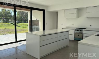 VENTA CASA 5 AMB A ESTRENAR EN VILLA ROSA