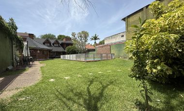 Residencia de categoría con parque, piscina, quincho y 5 dormitorios en zona premium de Banfield