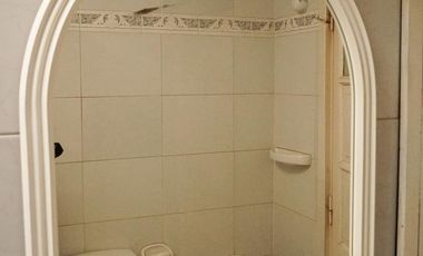 Casa de 3 dormitorios, fondo y cochera!