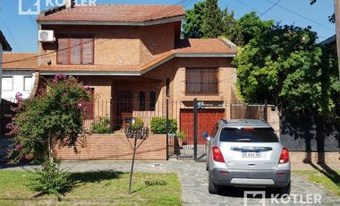 Oportunidad!  Muy lindo Chalet - 3 dormitorios - Temperley