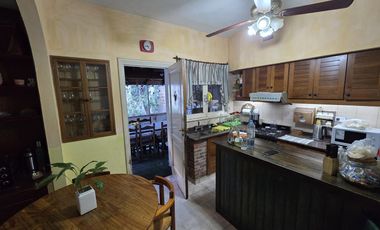 VENTA CASA 4 AMBIENTES EN VILLA ADELINA