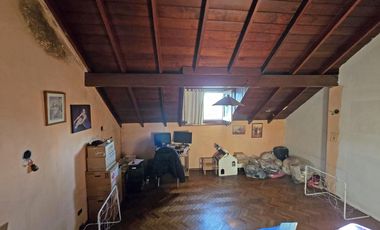 VENTA CASA 4 AMBIENTES EN VILLA ADELINA
