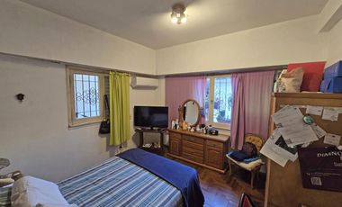 VENTA CASA 4 AMBIENTES EN VILLA ADELINA