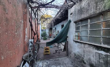 VENTA CASA 3 AMBIENTES CON JARDÌN, LOTE DE 8,66 X 29,14