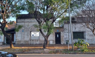 VENTA CASA 3 AMBIENTES CON JARDÌN, LOTE DE 8,66 X 29,14