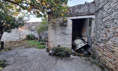 VENTA CASA 3 AMBIENTES CON JARDÌN, LOTE DE 8,66 X 29,14