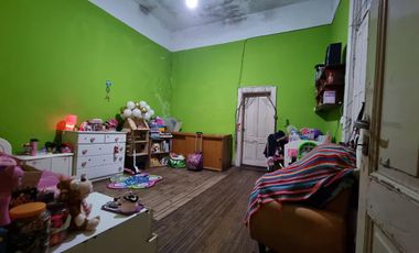 VENTA CASA 3 AMBIENTES CON JARDÌN, LOTE DE 8,66 X 29,14