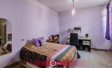 Venta casa 7 ambientes 294M² sobre terreno de 184M² en Boedo en estado a reciclar oportunidad única