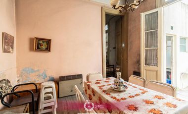 Venta casa 7 ambientes 294M² sobre terreno de 184M² en Boedo en estado a reciclar oportunidad única