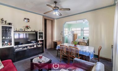 Venta casa 7 ambientes 294M² sobre terreno de 184M² en Boedo en estado a reciclar oportunidad única