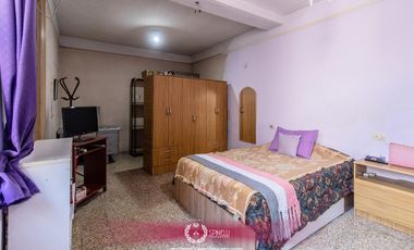 Venta casa 7 ambientes 294M² sobre terreno de 184M² en Boedo en estado a reciclar oportunidad única