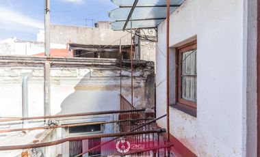 Venta casa 7 ambientes 294M² sobre terreno de 184M² en Boedo en estado a reciclar oportunidad única