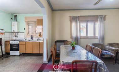 Venta casa 7 ambientes 294M² sobre terreno de 184M² en Boedo en estado a reciclar oportunidad única