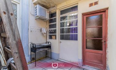 Venta casa 7 ambientes 294M² sobre terreno de 184M² en Boedo en estado a reciclar oportunidad única