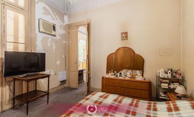 Venta casa 7 ambientes 294M² sobre terreno de 184M² en Boedo en estado a reciclar oportunidad única