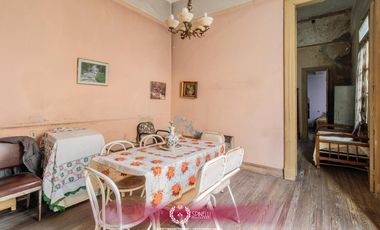 Venta casa 7 ambientes 294M² sobre terreno de 184M² en Boedo en estado a reciclar oportunidad única