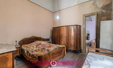 Venta casa 7 ambientes 294M² sobre terreno de 184M² en Boedo en estado a reciclar oportunidad única