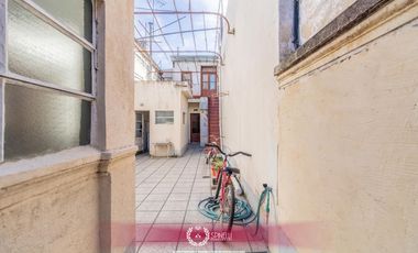 Venta casa 7 ambientes 294M² sobre terreno de 184M² en Boedo en estado a reciclar oportunidad única