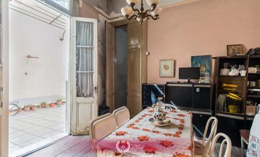 Venta casa 7 ambientes 294M² sobre terreno de 184M² en Boedo en estado a reciclar oportunidad única