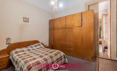 Venta casa 7 ambientes 294M² sobre terreno de 184M² en Boedo en estado a reciclar oportunidad única