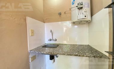 Casa Ph 3 ambientes - 2 dormitorios - Baño - Cochera - Ituzaingó norte