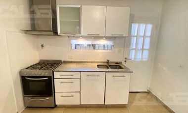 Casa Ph 3 ambientes - 2 dormitorios - Baño - Cochera - Ituzaingó norte