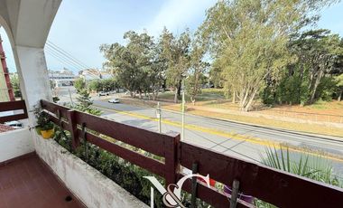 Departamento en  venta tipo duplex, 3 ambientes, bajas expensas, a dos cuadras del mar