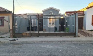 CASA EN RENTA EN VILLA DEL REY 1, ENSENADA.