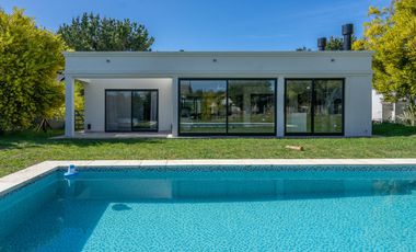 Casa en  VENTA, CASA, COSTA ESMERALDA,  RESIDENCIAL I, LOTE AL 100