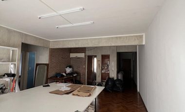 PH en venta en el centro de Banfield