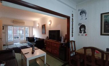 EXCELENTE PISO A 100 MTS DE ESTACION MARMOL CON QUINCHO EN TERRAZA SIN EXPENSASDepartamento en