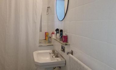 EXCELENTE PISO A 100 MTS DE ESTACION MARMOL CON QUINCHO EN TERRAZA SIN EXPENSASDepartamento en