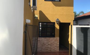 Departamento tipo casa en excelente ubicacion! Con patio!