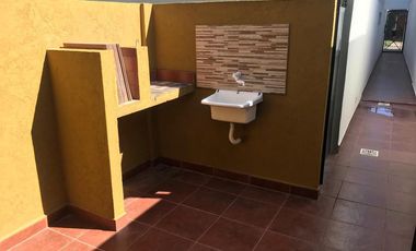 Departamento tipo casa en excelente ubicacion! Con patio!