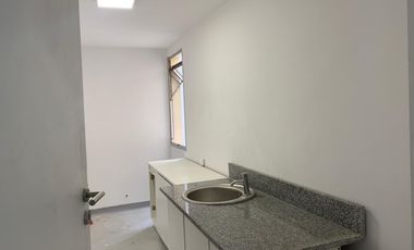 Oficina luminosa en alquiler en Palermo