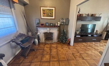 CHALET DE 4 AMBIENTES EN DOS PLANTAS