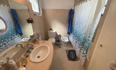 CHALET DE 4 AMBIENTES EN DOS PLANTAS